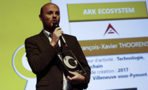 François-Xavier THOORENS, CTO de ARK ECOSYSTEM, lors de la remise du trophée de la "Meilleure entreprise internationale de Franche-Comté" 2018.