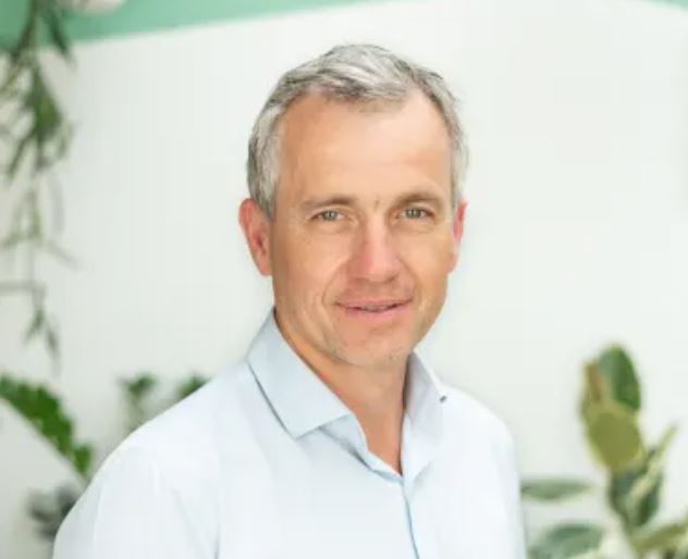 David Jullo, plus de 14 années d'expérience chez des géants de la Tech, dont Google et Microsoft David Jullo, plus de 14 années d'expérience chez des géants de la Tech, dont Google et Microsoft