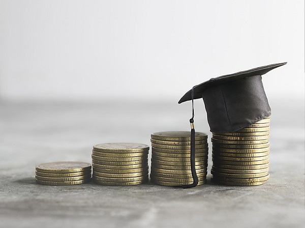 Bravo pour le bac ! mais comment financer ses études supérieures sans douleur ? Bravo pour le bac ! mais comment financer ses études supérieures sans douleur ?