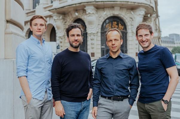 Lukas Zörner (co-fondateur de Penta), Steve Anavi (co-fondateur et président de Qonto), Markus Pertlwieser (CEO de Penta), Alexandre Prot (co-fondateur et CEO de Qonto).
