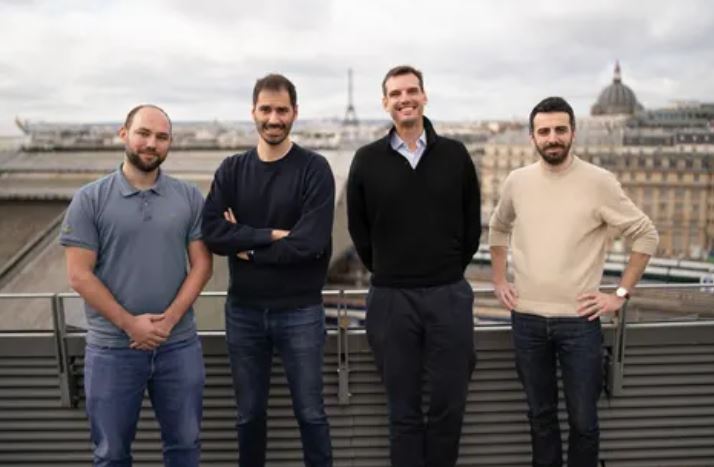 De gauche à droite : Robin Brissaud, co-fondateur et CTO d’Okko ; Julien Chriqui, co-fondateur et CEO d’Okko ; Rodolphe Ardant, co-fondateur et CEO de Spendesk ; Guilhem Bellion, co-fondateur et Ingénieur principal chez Spendesk. (Photo: Business Wire)