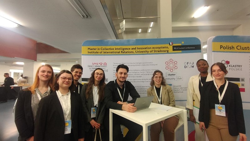 Les étudiants du Master Intelligence collective et écosystèmes innovants en Europe Les étudiants du Master Intelligence collective et écosystèmes innovants en Europe