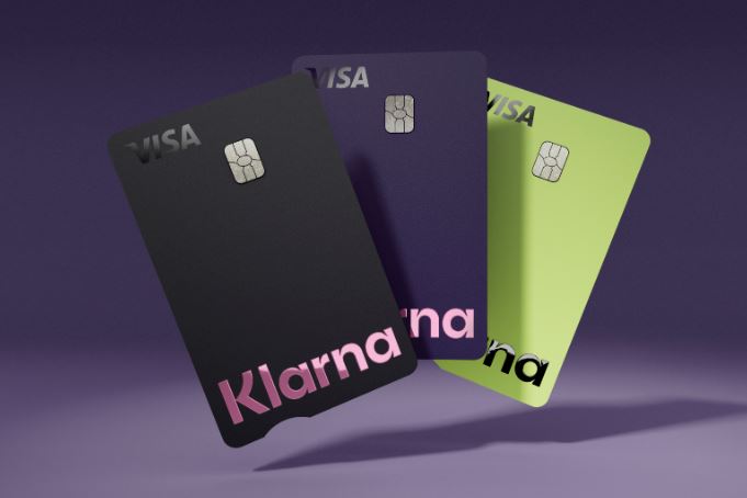 La nouvelle carte de Klarna permet aux consommateurs de payer à l’avance partout où Visa est acceptée, en magasin ou en ligne. La nouvelle carte de Klarna permet aux consommateurs de payer à l’avance partout où Visa est acceptée, en magasin ou en ligne.