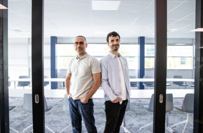 Créée à Toulouse en 2017 par Nicolas Michel et Nicolas Ricard, Axonaut est née de l’ambition de transformer la gestion des petites entreprises. Créée à Toulouse en 2017 par Nicolas Michel et Nicolas Ricard, Axonaut est née de l’ambition de transformer la gestion des petites entreprises.