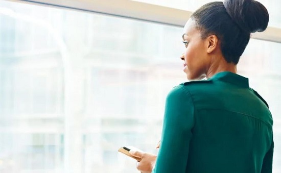 Pour la première fois, l’usage de l’IA recule en entreprise