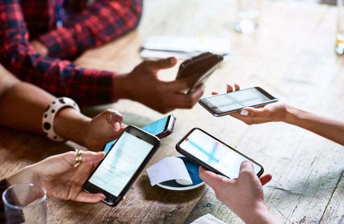 Le Crédit Agricole accélère sa transformation digitale et lance un compte gratuit 100 % en ligne
