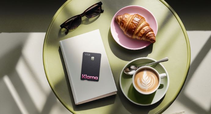 Bleu, blanc, rose : Klarna fête 5 ans de croissance, d'innovation et de partenariats en France