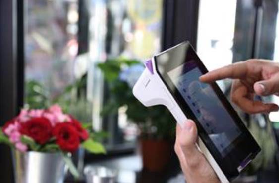 Natixis lance SmartPOS, solution d’encaissement de nouvelle génération pour les commerçants