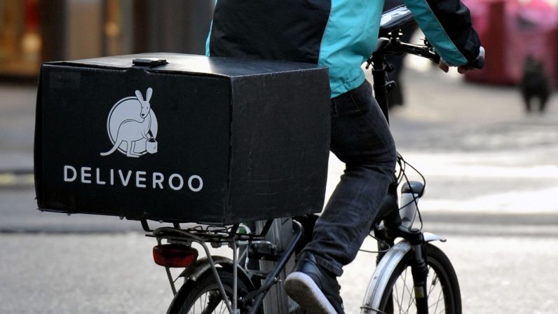 La fintech FinFrog s’associe à Deliveroo et offre une solution aux coursiers pour financer leurs projets