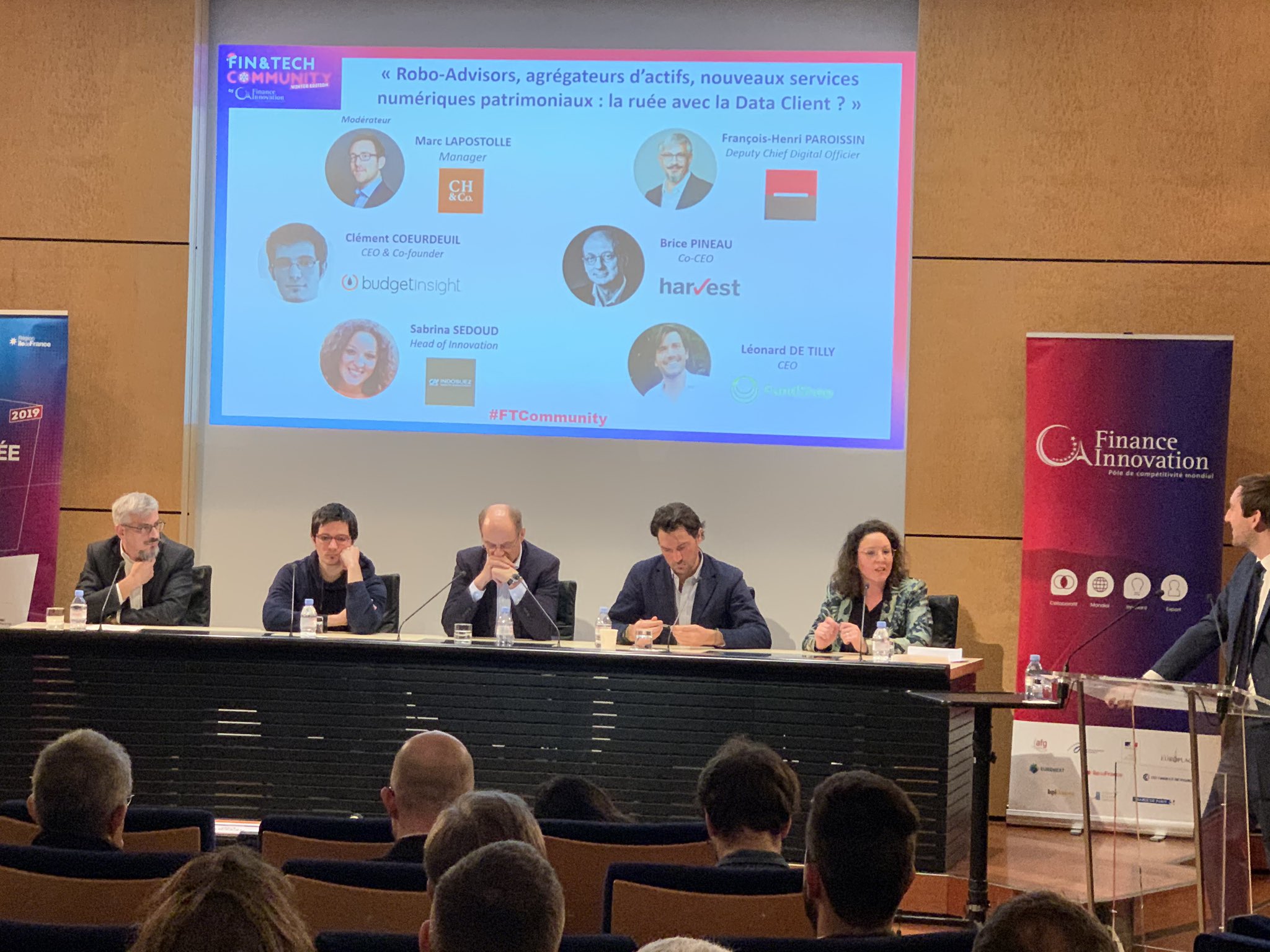 De gauche à droite : François-Henri PAROISSIN, Clément COEURDEUIL, Brice PINEAU, Léonard DE TILLY, Sabrina SEDOUD et Marc LAPOSTOLLE De gauche à droite : François-Henri PAROISSIN, Clément COEURDEUIL, Brice PINEAU, Léonard DE TILLY, Sabrina SEDOUD et Marc LAPOSTOLLE