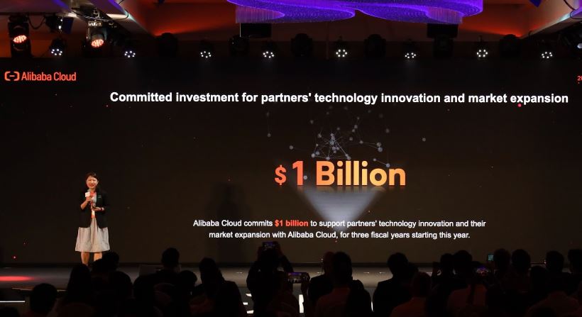Selina Yuan, présidente d'Alibaba Cloud Intelligence International, s'exprime lors du 2022 Alibaba Cloud Summit à Phuket, en Thaïlande.