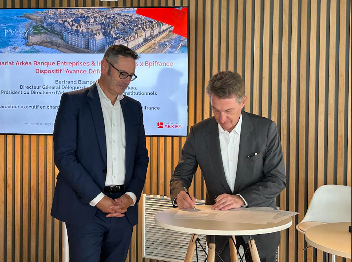 De gauche à droite : Eric Versey, directeur exécutif Financement et réseau à Bpifrance et Bertrand Blanpain,  directeur général délégué d’Arkéa Banque E&I, Pôle Entreprises, Institutionnels et Financements Spécialisés