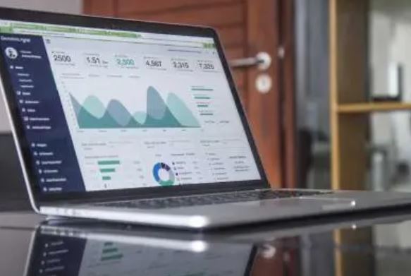 L'IA déjà largement adoptée par les acteurs des marchés financiers selon une étude de l'AMF