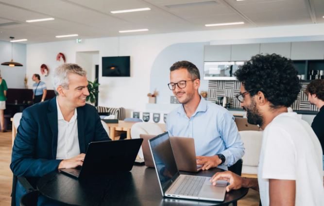 SEQINO lance une offre digitale de compte professionnel en marque blanche