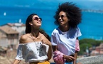 Restaurants, vacances, loisirs : l'été fait fondre l'épargne des jeunes Français