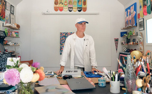 Qonto présente ses cartes virtuelles personnalisables avec l’artiste français Lucas Beaufort Qonto présente ses cartes virtuelles personnalisables avec l’artiste français Lucas Beaufort