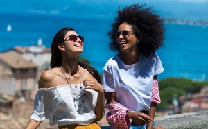 Restaurants, vacances, loisirs : l'été fait fondre l'épargne des jeunes Français