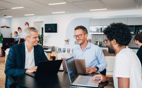 SEQINO lance une offre digitale de compte professionnel en marque blanche